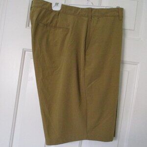 TGW Mens Flat Front Mustard Stretch Golf Short Pant NWOT - Size 40W*